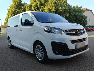 Gebraucht Opel Zafira Life 144 PS (105 kW) 2022 Weiß Van / Kleinbus