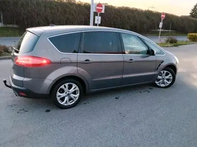 Gebraucht Ford S-MAX Titanium 200 PS (147 kW) 2012 Braun Van / Kleinbus