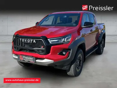 Gebraucht Toyota HiLux Sport 204 PS (150 kW) 2025 Crimson spark red me Pickup