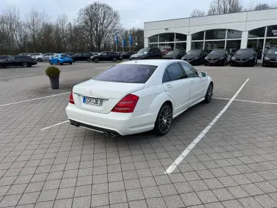 Gebraucht Mercedes S500L AMG 387 PS (284 kW) 2008 Weiß Limousine