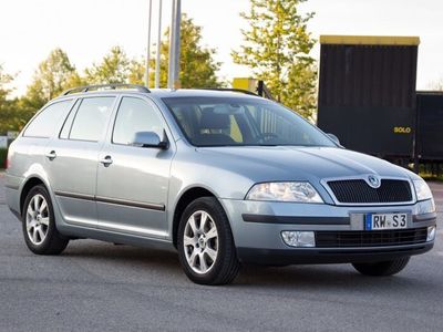 gebraucht Skoda Octavia Combi 2.0 FSI - TÜV NEU - Bremsen NEU - AHK - Kombi