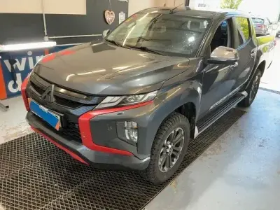 Gebraucht Mitsubishi L200 Spirit 295 PS (216 kW) 2021 Grau Pickup