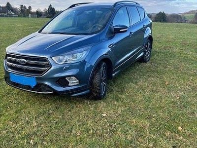 Blau Gebraucht 2019 Ford Kuga ST-Line SUV | 14.700 € (Guter Preis)