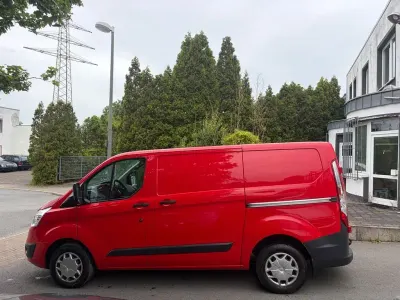 Gebraucht Ford Transit Custom Trend 105 PS (77 kW) 2017 Rot Limousine