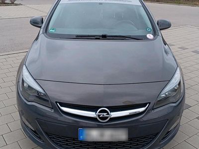 Gebraucht Opel Astra 116 PS (85 kW) 2014 Grau Limousine