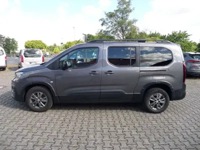 Gebraucht Peugeot Rifter Allure 131 PS (96 kW) 2022 Platiniumgrau Van / Kleinbus