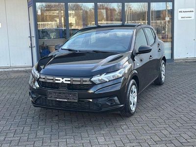 Neu Dacia Sandero Essentiel 67 PS (49 kW) 2025 Schwarz Limousine