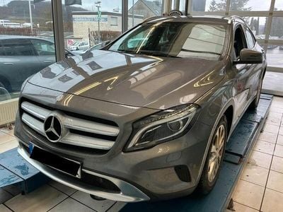 Gebraucht Mercedes GLA200 156 PS (114 kW) 2016 Grau SUV