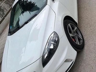 Gebraucht Volvo V40 R-Design 190 PS (139 kW) 2014 Weiß Kleinwagen