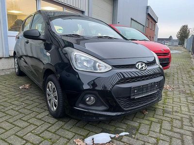 Gebraucht Hyundai i10 Select 67 PS (49 kW) 2015 Schwarz Kleinwagen