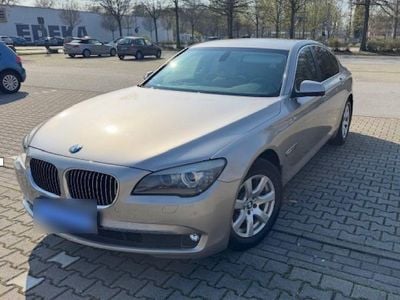 Second-hand BMW 730 245 CP (180 kW) 2009 Argintiu Berlinǎ