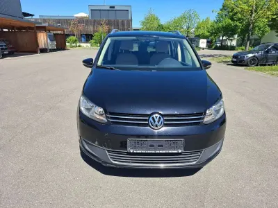Gebraucht VW Touran Comfortline 140 PS (102 kW) 2014 Schwarz Van / Kleinbus