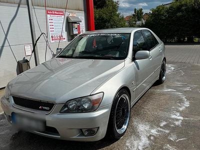 Silber Gebraucht 2005 Lexus IS200 Limousine | 5.200 €