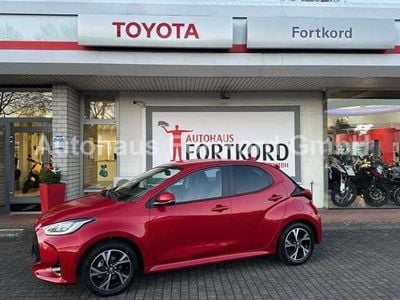 Usata Toyota Yaris Style 125 CV (91 kW) 2024 Rosso Utilitaria