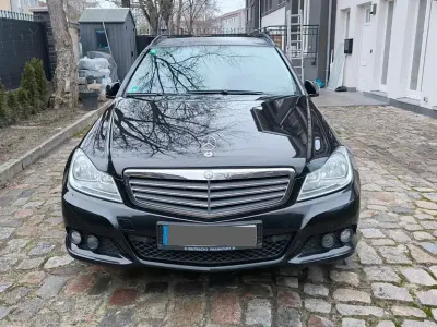 Gebraucht Mercedes E220 170 PS (125 kW) 2013 Schwarz Limousine