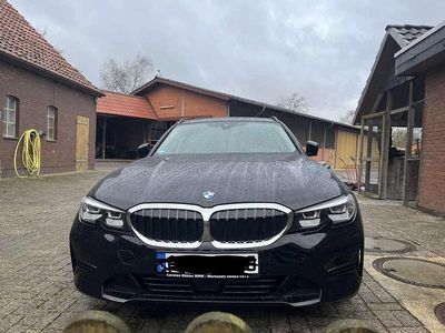 Gebraucht BMW 320 Advantage 190 PS (139 kW) 2019 Schwarz Kombi