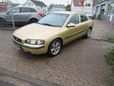 Gebraucht Volvo S60 140 PS (102 kW) 2002 Gold Limousine