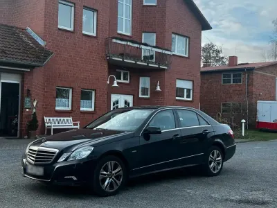 Gebraucht Mercedes E220 170 PS (125 kW) 2009 Schwarz Limousine