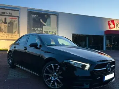 Gebraucht Mercedes A200 AMG line 163 PS (119 kW) 2022 Schwarz Limousine