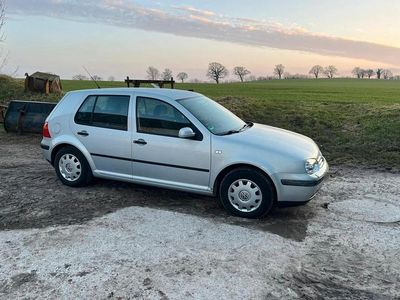Gebraucht VW Golf IV 100 PS (73 kW) 2000 Grau Kleinwagen