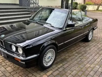 Gebraucht BMW 320 Cabriolet M Sport 129 PS (94 kW) 1988 Schwarz Cabrio