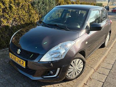 Gebraucht Suzuki Swift Club 94 PS (69 kW) 2016 Schwarz Limousine