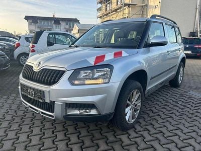 Silber Gebraucht 2015 Skoda Yeti Ambition SUV | 12.500 € (Fairer Preis)