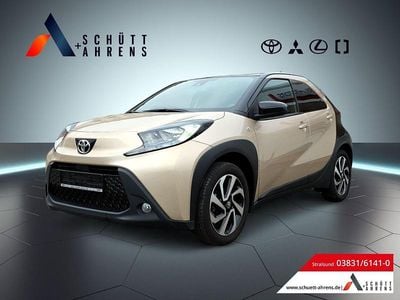Gebraucht Toyota Aygo Pulse 72 PS (52 kW) 2023 Beige Kleinwagen
