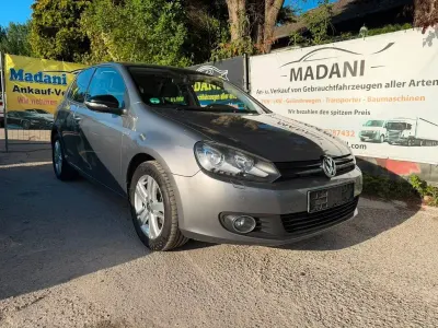 Gebraucht VW Golf VI Match 140 PS (102 kW) 2012 Grau Kleinwagen