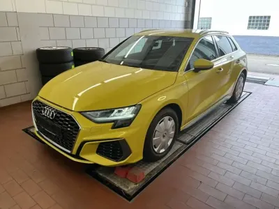 Gebraucht Audi A3 S-Line 116 PS (85 kW) 2023 Gelb Limousine