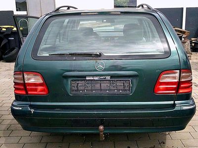 Mercedes E220