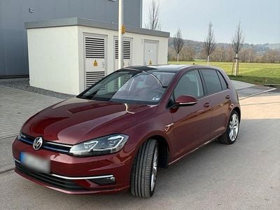 Gebraucht VW Golf VII Highline 131 PS (96 kW) 2019 Rot Kleinwagen