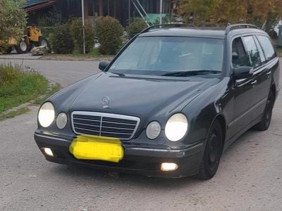 Mercedes E220