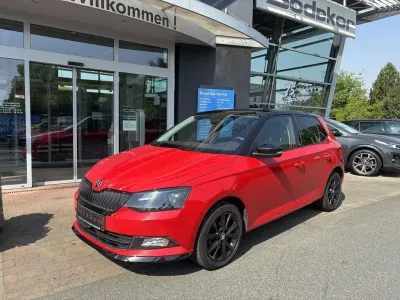 Gebraucht Skoda Fabia Style 110 PS (80 kW) 2015 Rot Limousine