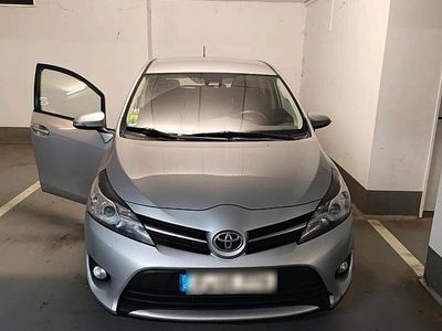 Silber Gebraucht 2018 Toyota Verso Van / Kleinbus | 7.500 € (Superpreis)