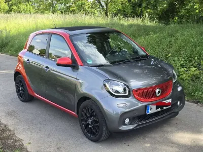 Używany Smart ForFour Basis 90 KM (66 kW) 2019 Czerwony Hatchback