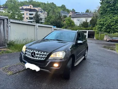 Gebraucht Mercedes ML320 224 PS (164 kW) 2009 Schwarz SUV
