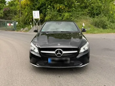 Gebraucht Mercedes CLA200 Shooting Brake 156 PS (114 kW) 2018 Schwarz Kombi