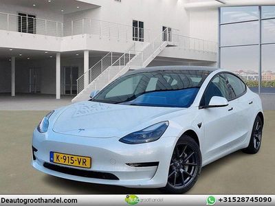 Gebraucht Tesla Model 3 Standard Range 175 kW (238 PS) 2021 Weiß Limousine