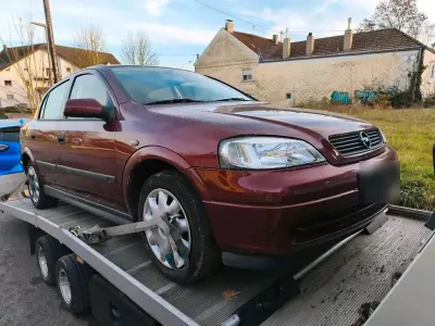 Gebraucht Opel Astra 75 PS (55 kW) 1998 Rot Limousine