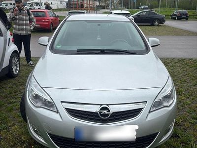 Gebraucht Opel Astra 116 PS (85 kW) 2011 Silber Limousine