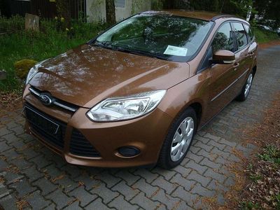 Usata Ford Focus Trend 125 CV (91 kW) 2014 Marrone Berlina