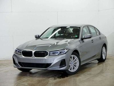 BMW 330e