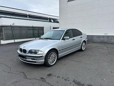 Usata BMW 318 Basis 118 CV (86 kW) 2000 Grigio Berlina