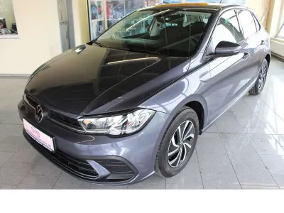 Gebraucht VW Polo Life 95 PS (69 kW) 2022 Rauchgrau metallic Kleinwagen