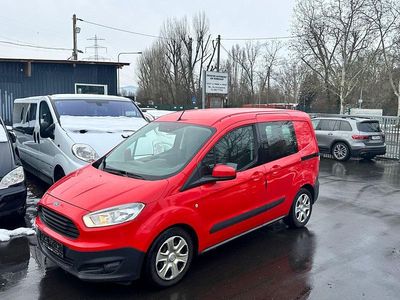 Usado Ford Transit Trend 101 HP (74 kW) 2016 Vermelho Monovolume