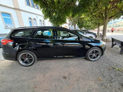 Gebraucht Ford Focus 150 PS (110 kW) 2026 Schwarz Kombi