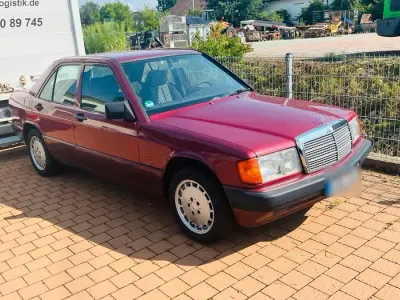 Brugt Mercedes 190 109 HK (80 kW) 1991 Rød Sedan