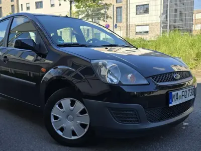 Gebraucht Ford Fiesta Futura 101 PS (74 kW) 2005 Schwarz Kleinwagen