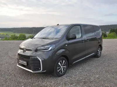 Neu Toyota Proace Verso 179 PS (131 kW) 2026 Schwarz Kombi